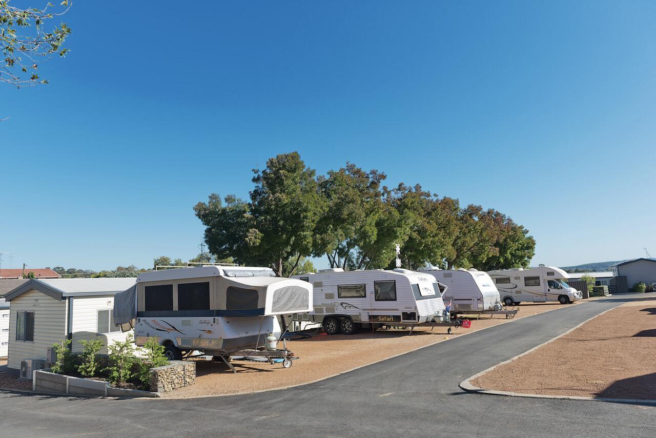 فندق Crestview Tourist Park كوينبيان المظهر الخارجي الصورة
